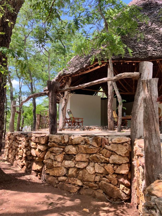 Отель Lemara Eco Camp Kisaki Экстерьер фото