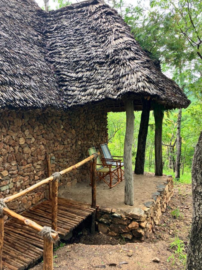 Отель Lemara Eco Camp Kisaki Экстерьер фото